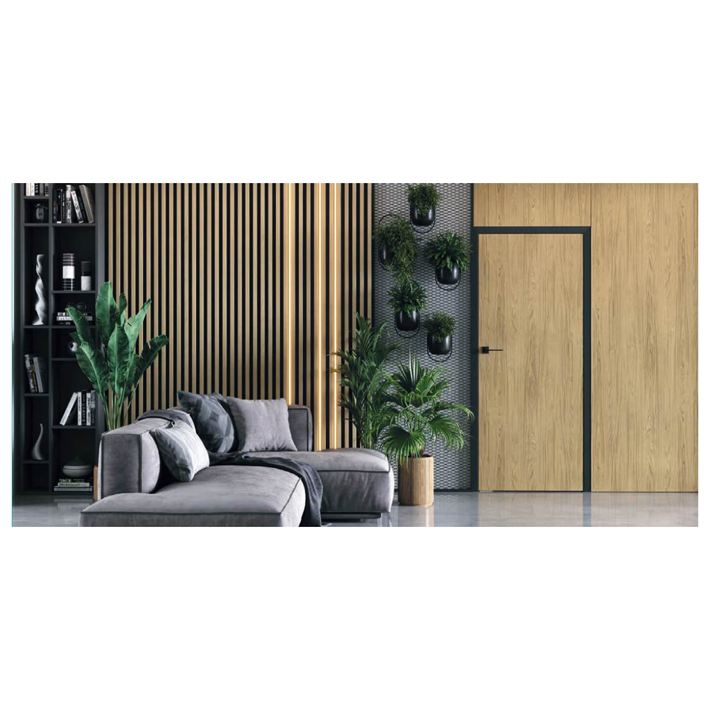 Porte intérieure RESIST aspect bois avec encadrement noir, près d'un mur à tasseaux.
